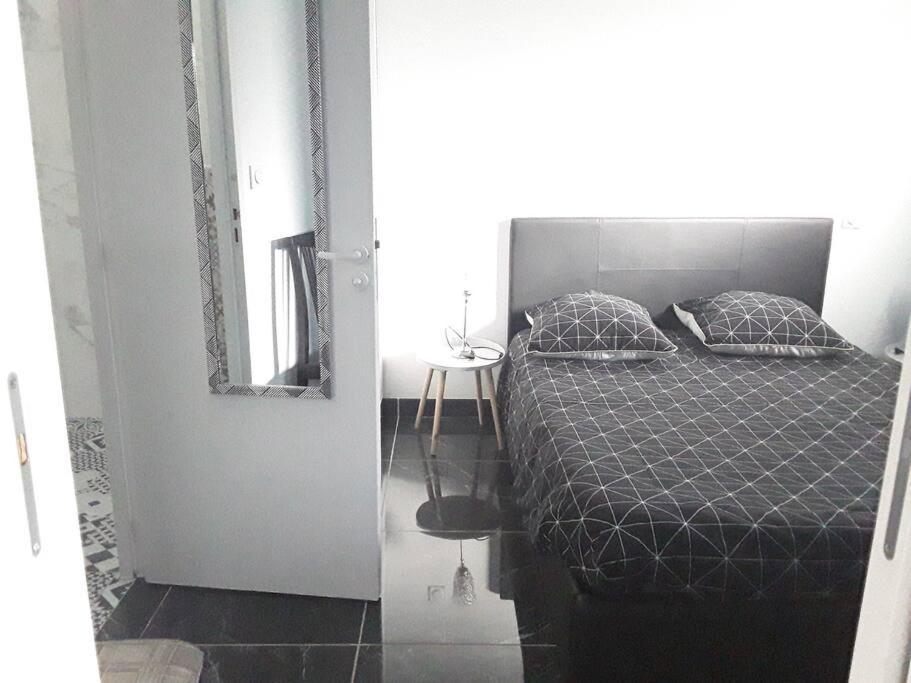 Maisonnette 28 M2 Au Fond Du Jardin Calme&Confort Mondeville  Exterior photo